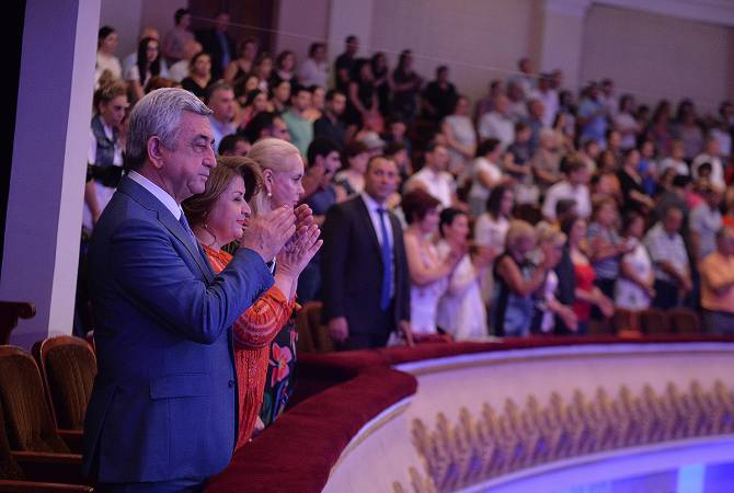 Президент Армении присутствовал на благотворительном концерте "Вместе"
