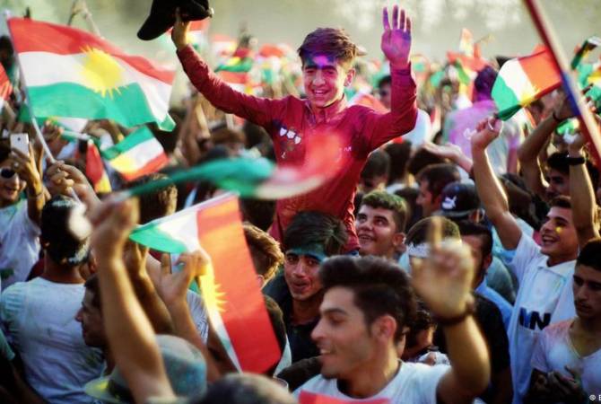 Жители городов Иракского Курдистана празднуют окончание референдума о 
независимости