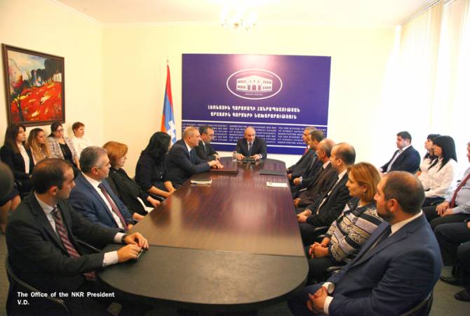 President of Artsakh introduces newly-appointed FM to ministry staff