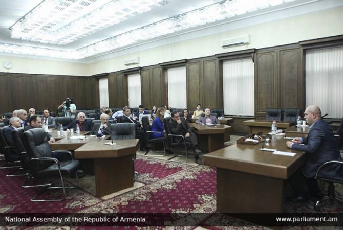 ԱԺ արտաքին հարաբերությունների հանձնաժողովը փակ ձևաչափով քննարկել է 
Իրաքյան Քրդաստանի անկախության հանրաքվեի հարցը 