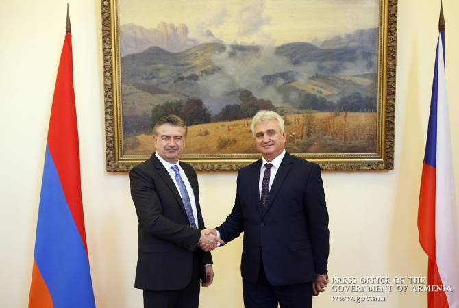 رئيس الوزراء كارِن كارابيتيان يستقبل رئيس مجلس الشيوخ في جمهورية التشيك وتسليط الضوء على 
توسيع العلاقات التجارية والاقتصادية