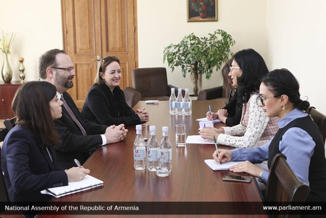 Посол Канады в Армении выразил готовность содействовать оживлению взаимных 
визитов