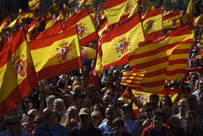 СМИ: почти 700 компаний покинули Каталонию после референдума