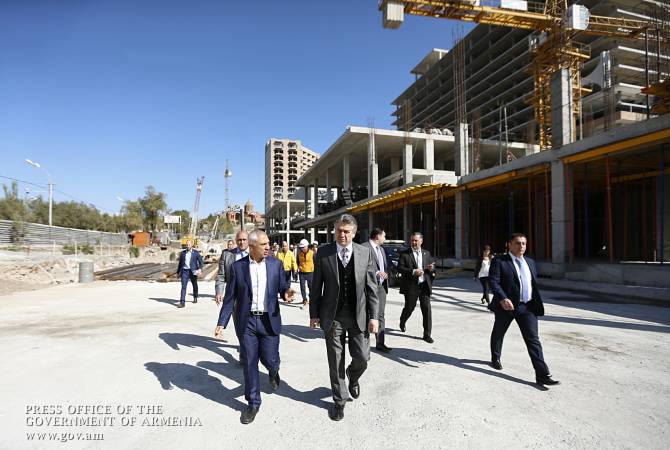 Prime Minister Karapetyan views construction site of Dvin Hotel in Yerevan 