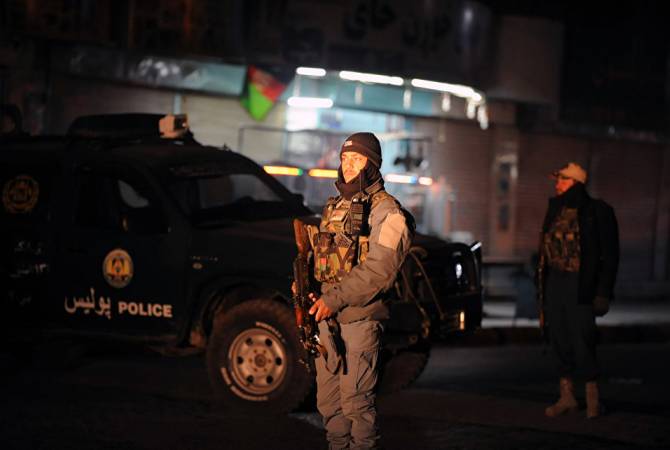 В Афганистане при взрыве автомобилей погибли около 40 военных, сообщили СМИ