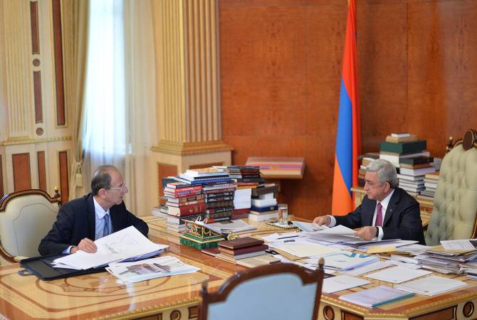 Chairman of Urban Development Committee reports process of investment programs to 
President Sargsyan 