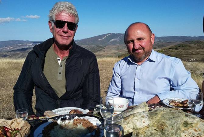 Известный американский шеф-повар Энтони Бурден готовит программу про Армению и 
Арцах
