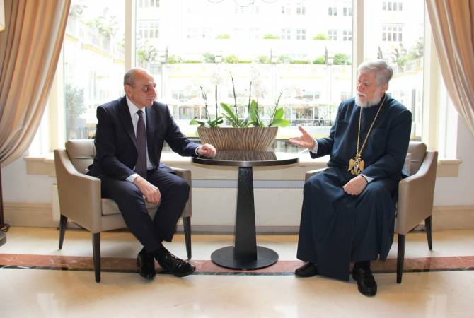 President of Artsakh meets Catholicos Aram I in Brussels