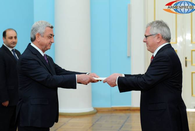 Newly-appointed Ambassador of Denmark presents credentials to Armenian President