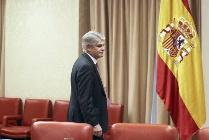 Власти Испании заявили, что не собираются арестовывать главу Каталонии