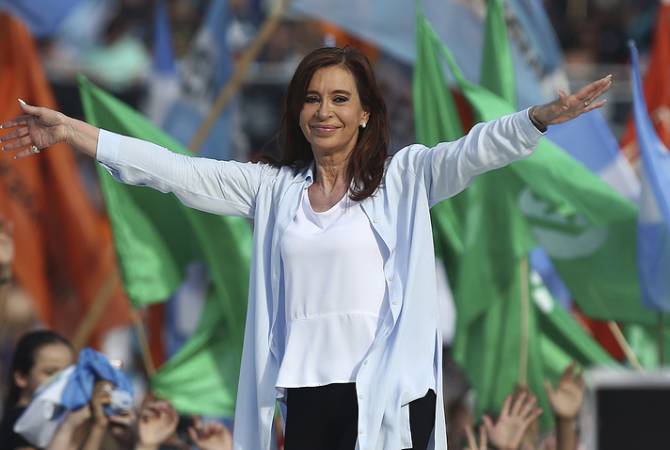 Фернандес де Киршнер станет сенатором Аргентины