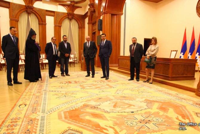Donation ceremony of Armenian style carpets held in Artsakh President’s residence