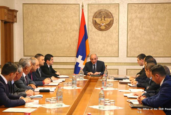 Президент Республики Арцах провел рабочее совещание с участием руководителей 
райадминистраций

