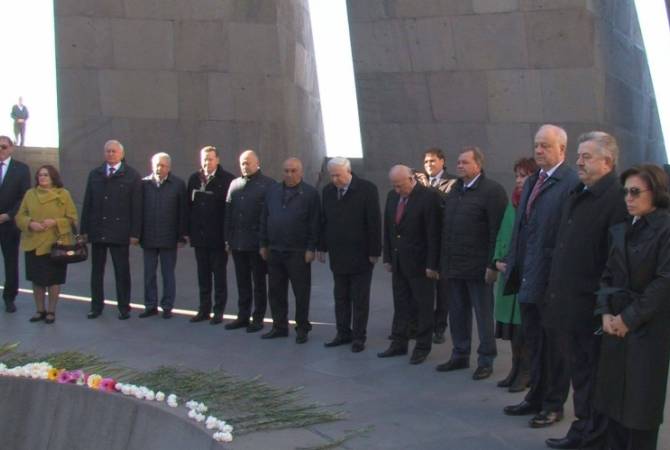 Николай Рыжков и российские депутаты посетили Мемориал жертвам Геноцида армян в Цицернакаберде
