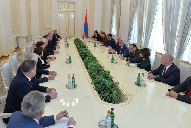 President Sargsyan meets with Russian Senator Nikolay Rizhkov’s delegation 