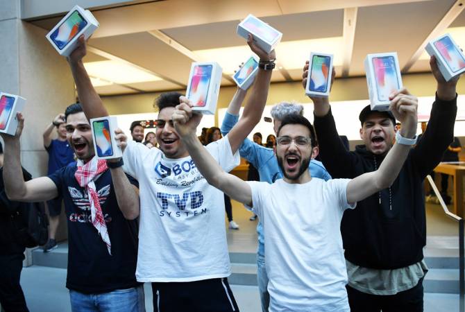 В Сан-Франциско украли более 300 iPhone X еще до старта продаж