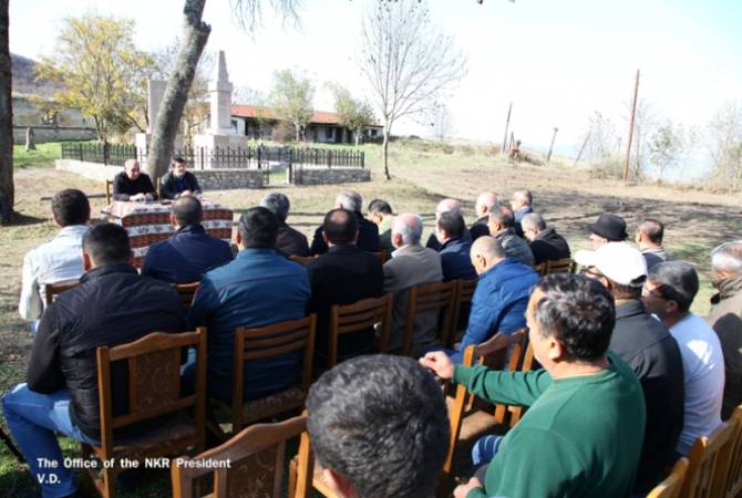 Президент Арцаха обсудил в Аскеранском районе вопросы, касающиеся осуществления 
ряда программ

 