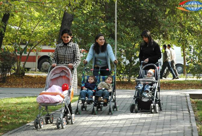 Министр  труда и социальных вопросов Армении Артем Асатрян положительно оценивает программу единовременных пособий по рождению третьего и последующего ребенка 