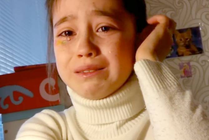 10-ամյա աղջնակը արտասվել Է երկրպագուների հետ ձախողված հանդիպման պատճառով եւ Համացանցի աստղ դարձել
