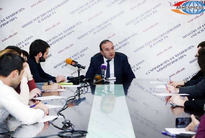 Ограничение права на отсрочку не помешает занятиям наукой: Министр образования и 
науки Армении Левон Мкртчян – студентам