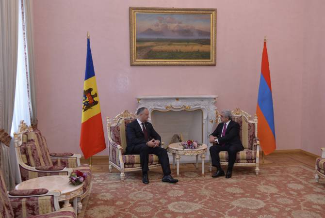 Молдова заинтересована рабочим опытом Армении в составе ЕАЭС: состоялась беседа с глазу на глаз Саргсяна с Додоном