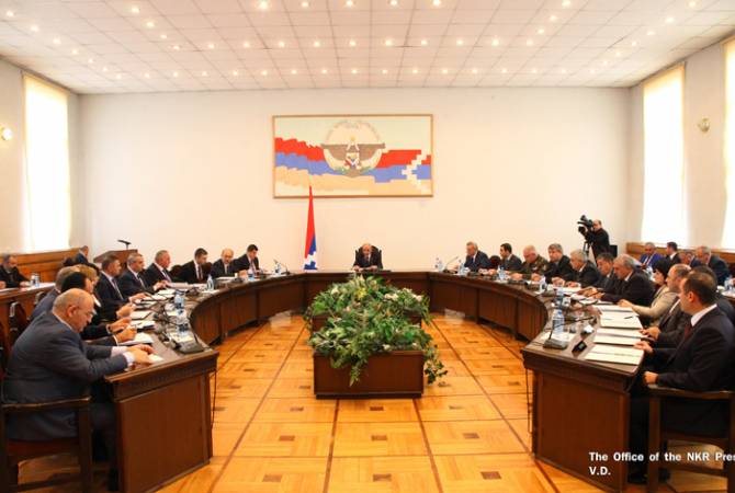 Состоялось заседание правительства Арцаха, посвященное обсуждению проекта 
государственного бюджета на 2018-ый год

