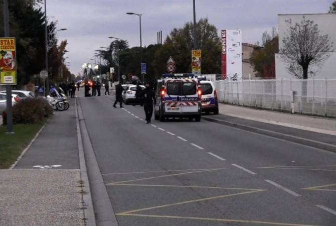 Car rams into crowd in Southern France 