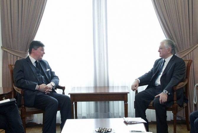 Armenian FM holds meeting with French Senator Christophe-André Frassa