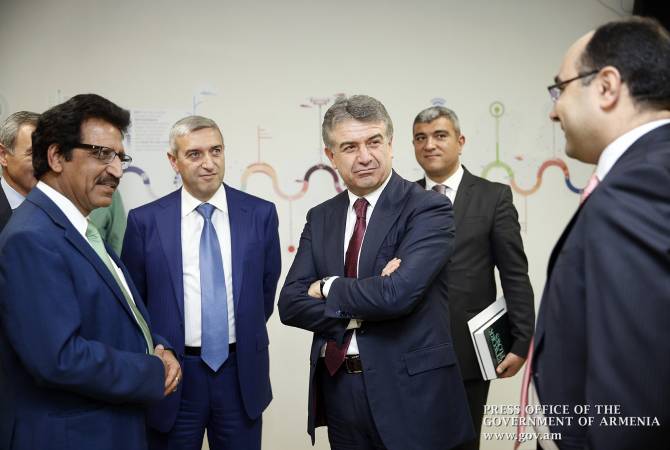 رئيس الوزراء كارن كارابيتيان يزور مكتب شركة أوبتيم في أرمينيا- المتخصصة في خوارزميات التحسين 
ونظم صنع القرار في شبكات النقل-
