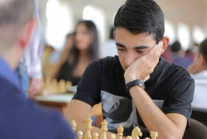Айк Мартиросян отстает от лидера на пол-очка на молодежном первенстве мира по 
шахматам