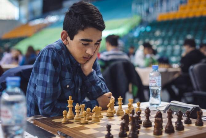 Айк Мартиросян одержал победу в четвертом туре на молодежном первенстве мира по 
шахматам