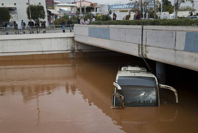 В Греции число погибших в результате наводнений возросло до 19 человек
