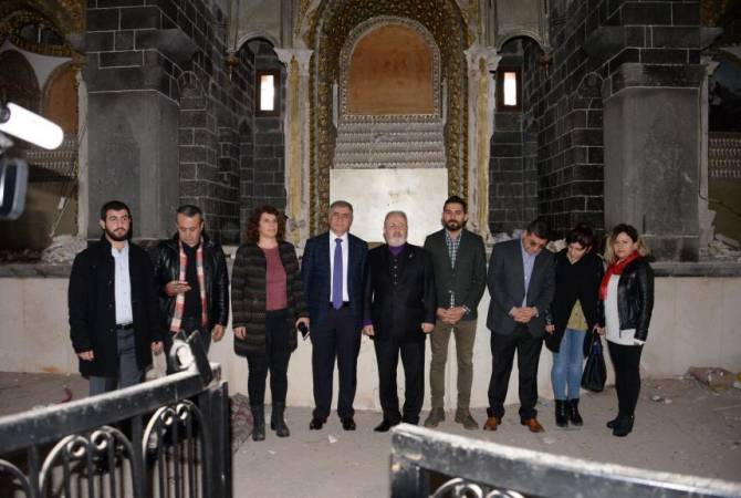 Ateshian visits looted and destroyed St. Kirakos Church in Diyarbekir