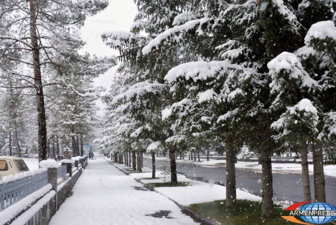 Light snowfalls in several parts of Armenia