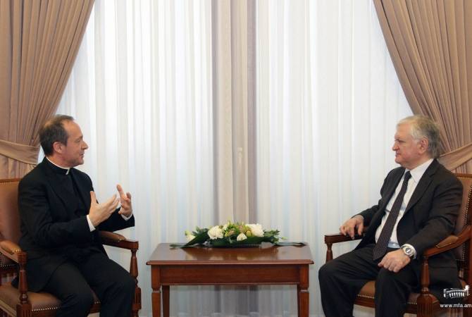 Глава МИД Армении принял заместителя Секретаря Святого Престола по отношениям с 
государствами
