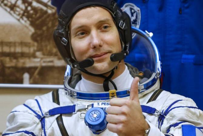 Астронавт Тома Песке выпустил альбом космических фотографий