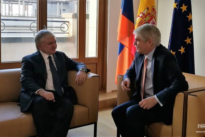 Armenian FM meets with Spanish counterpart in Brussels