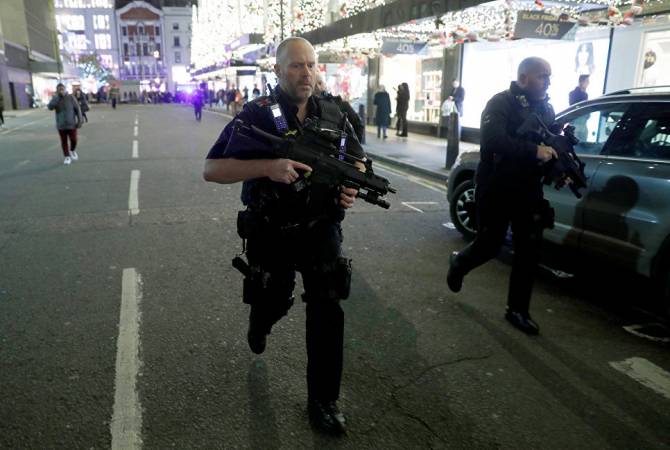 На станции метро в Лондоне прогремели выстрелы
