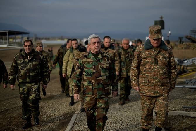 الرئيس سركيسيان يتّطلع على المعدات العسكرية الجديدة من الإنتاج الأرمني في آرتساخ