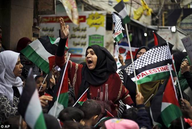 Тысячи палестинцев протестуют против решения Трампа по Иерусалиму