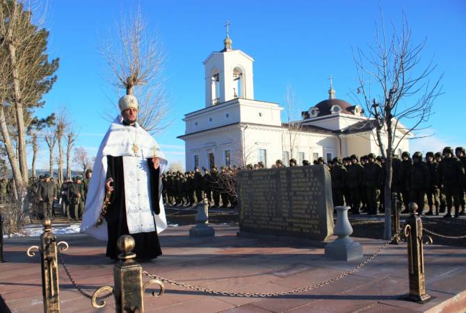В Армении военнослужащие ЮВО почтили память погибших воинов-ликвидаторов 
землетрясения 