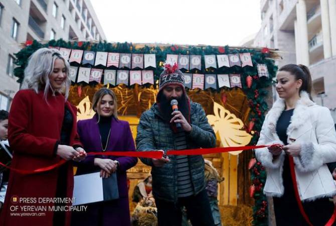 افتتاح المعرض التقليدي لعيد الميلاد ورأس السنة في جادة هيوسيساين الفخمة في مركر العاصمة 
يريفان