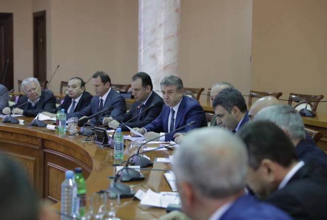 Премьер-министр Армении посетил министерство обороны
