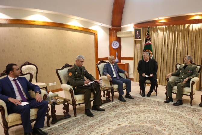 Иран призвал стороны нагорно-карабахского конфликта продолжать переговоры по 
мирному урегулированию

