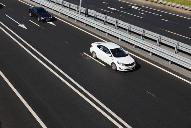 СМИ: в Японии начались первые испытания беспилотного автомобиля на обычной дороге
