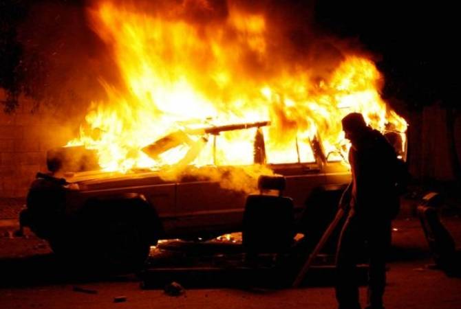 На Арташатском шоссе загорелась машина – водитель доставлен в больницу