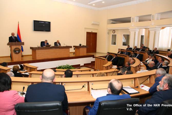  Бако Саакян присутствовал на обсуждении проекта государственного бюджета Арцаха на 
2018 год 