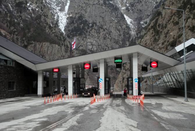 Дорога Степанцминда-Ларс закрыта для всех видов транспорта