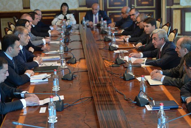 President Sargsyan chairs unprecedented meeting with Parliament leadership 