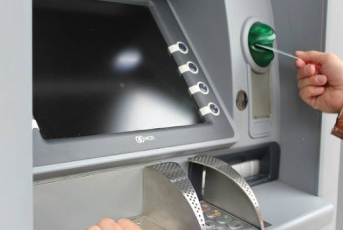 В Казахстане мыши погрызли деньги в банкомате